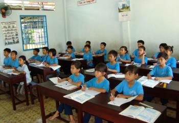 Gauré. "Ma cantine au Vietnam" avec les CM2