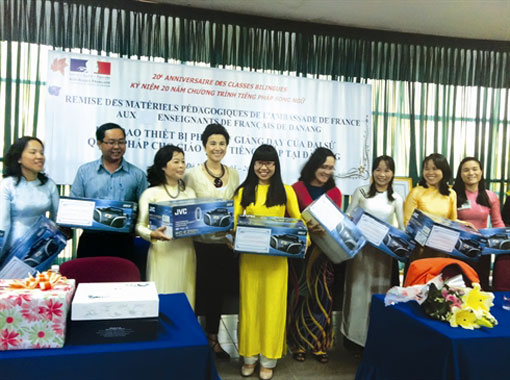 Vingt ans de classes bilingues au Vietnam, ça se fête ! Vingt ans de classes bilingues au Vietnam, ça se fête !