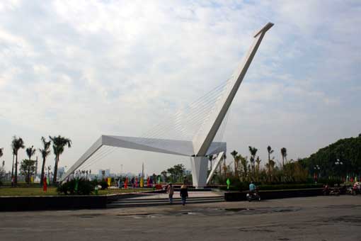 Porte Nord du Parc de la Paix à Hanoi 