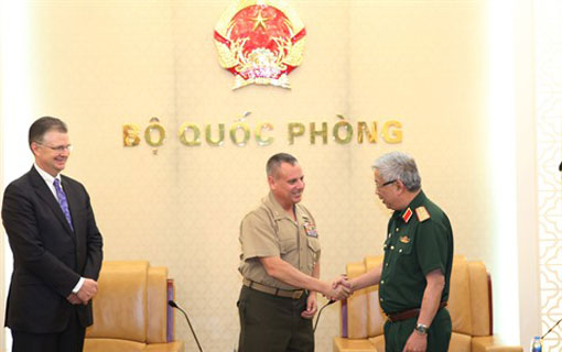 Renforcement de la coopération de défense entre le Vietnam et les États-Unis Renforcement de la coopération de défense entre le Vietnam et les États-Unis