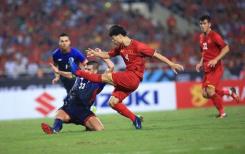 Dix ans après, le Vietnam se qualifie pour la finale de la coupe de Fédération de football d'Asie du Sud-Est (AFF Suzuki Cup) Dix ans après, le Vietnam se qualifie pour la finale de la coupe de Fédération de football d'Asie du Sud-Est (AFF Suzuki Cup)