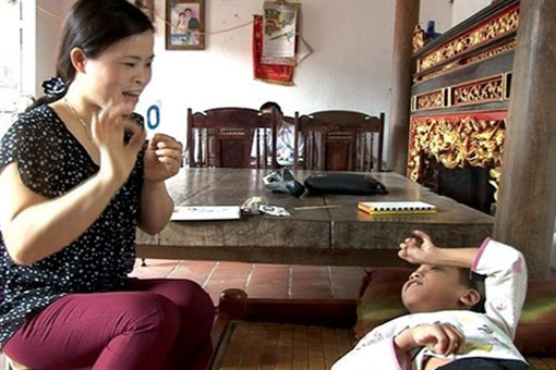 Cours à domicile pour les enfants handicapés à Hanoi