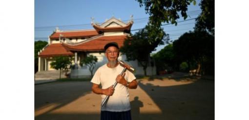 Au Vietnam, le jeu du croquet en vogue chez les retraités Au Vietnam, le jeu du croquet en vogue chez les retraités