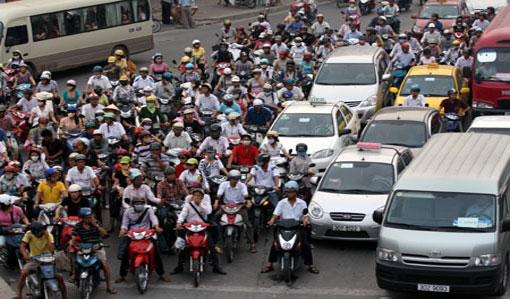 Le deux-roues au Vietnam, symbole de développement et défi écologique Le deux-roues au Vietnam, symbole de développement et défi écologique