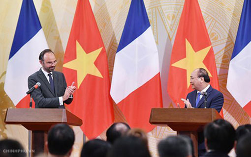 Édouard Philippe annonce dix milliards d'euros de contrats au Vietnam