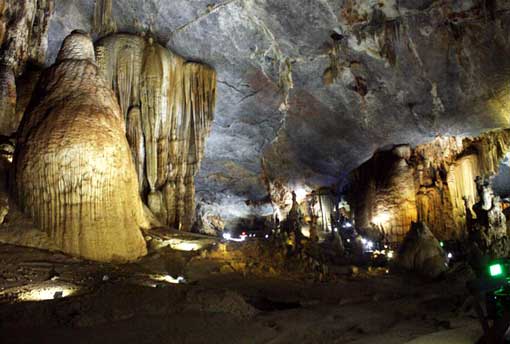 Centre Vietnam: la grotte de Thien Duong Centre Vietnam: la grotte de Thien Duong