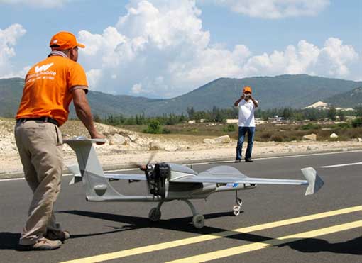 Vietnam: Vols expérimentaux des drones au-dessus de la baie de Vân Phong (province de Khanh Hoà, Centre) Vietnam: Vols expérimentaux des drones au-dessus de la baie de Vân Phong (province de Khanh Hoà, Centre)