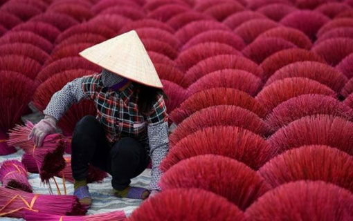 Au Vietnam, les "villages de l'encens" s'animent à l'approche des fêtes du Têt