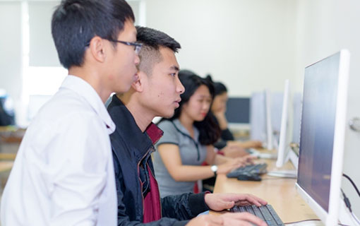 Rapport de la société de recrutement VietnamWorks:  Plus de 50 % des entreprises parviennent à garder leurs employés, garantissant leur salaire pendant l'épidémie de Covid-19 au Vietnam