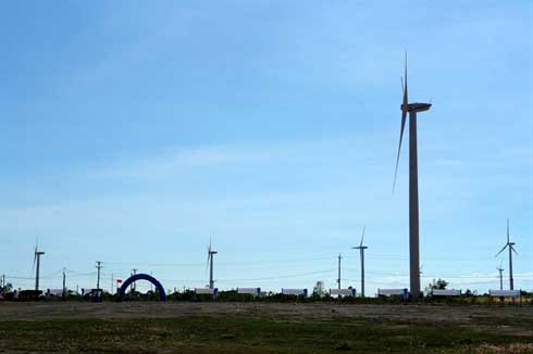 Inauguration du plus grand parc éolien au Vietnam