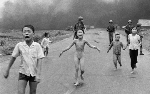 Après avoir censuré une photo de la guerre du Vietnam, Facebook fait machine arrière