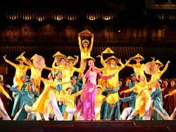 La France, premier partenaire du Festival de Huê La France, premier partenaire du Festival de Huê