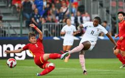 Football féminin - L’équipe féminine du Vietnam s'est inclinée 0-7 face à la France, classée actuellement au troisième rang mondial du football féminin