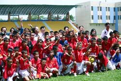 Philanthropie : fête du football pour les enfants