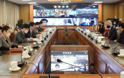 Au Vietnam, le français est actuellement enseigné dans 35 provinces et villes Au Vietnam, le français est actuellement enseigné dans 35 provinces et villes