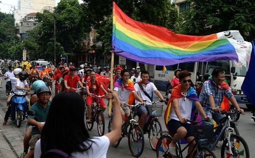 Vietnam: 300 personnes défilent à Hanoï pour la gay pride Vietnam: 300 personnes défilent à Hanoï pour la gay pride