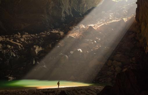 Un drone dans la plus grande grotte du monde au Vietnam Un drone dans la plus grande grotte du monde au Vietnam