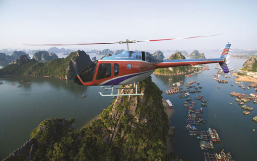 Au Vietnam, la baie d'Halong se visite depuis le ciel désormais Au Vietnam, la baie d'Halong se visite depuis le ciel désormais