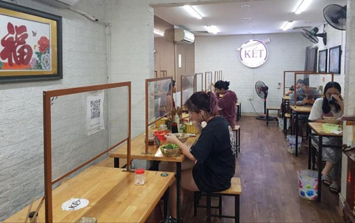 Hà Nội autorise la réouverture des restaurants en intérieur, des transports en commun et de certaines autres activités et services à partir de jeudi 14 octobre Hà Nội autorise la réouverture des restaurants en intérieur, des transports en commun et de certaines autres activités et services à partir de jeudi 14 octobre