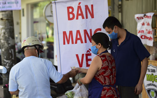 Covid-19: Les restaurants à Ho Chi Minh-Ville reprennent leurs services de livraison après une suspension de deux mois
