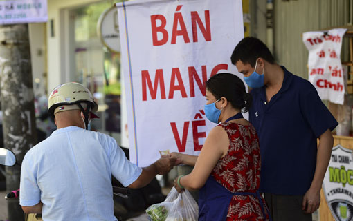 Covid-19: Les restaurants à Ho Chi Minh-Ville reprennent leurs services de livraison après une suspension de deux mois Covid-19: Les restaurants à Ho Chi Minh-Ville reprennent leurs services de livraison après une suspension de deux mois