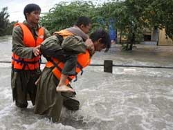 Huit morts dans de nouvelles inondations au Vietnam Huit morts dans de nouvelles inondations au Vietnam