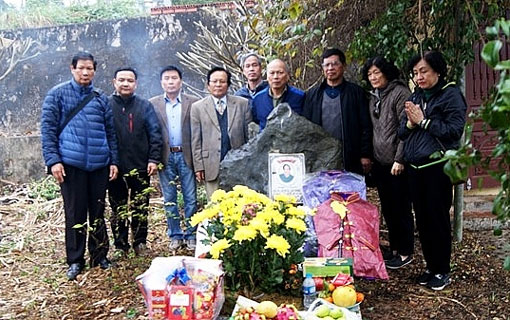 Hommage rendu à la professeure américaine Judith L. Ladinsky, véritable amie du peuple vietnamien