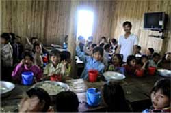 L'association "Les enfants d'en face-France" aux côtés du Vietnam L'association "Les enfants d'en face-France" aux côtés du Vietnam