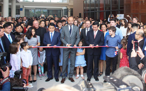 Édouard Philippe inaugure le nouveau bâtiment du Lycée français Alexandre Yersin