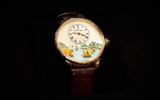 La montre-bracelet de luxe "Ha Long Bay I" de Jaquet Droz arrive au Vietnam