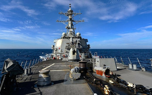 Les États-Unis défient la Chine et envoient à nouveau un navire de guerre à proximité des Îles Spratleys Les États-Unis défient la Chine et envoient à nouveau un navire de guerre à proximité des Îles Spratleys
