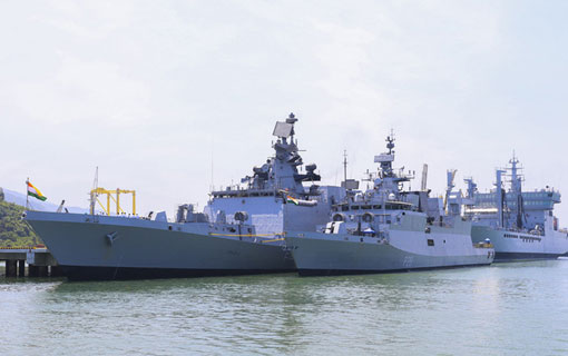 Trois navires de guerre indiens en visite au Vietnam