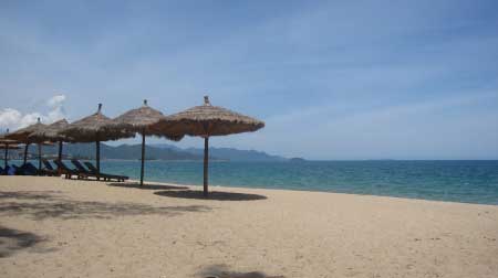 Plage de Nha Trang (Vietnam) ou Le grand-père qui parlait français