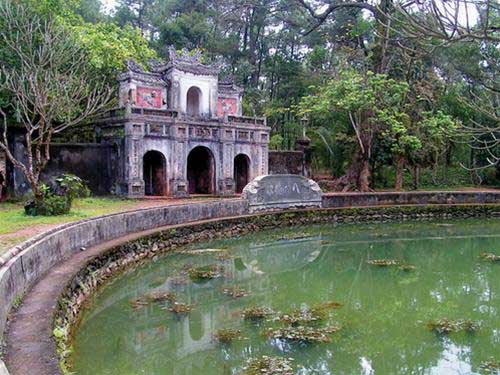 La pagode de Tu Hieu (Pagode de Pitié Filiale) à Hue La pagode de Tu Hieu (Pagode de Pitié Filiale) à Hue