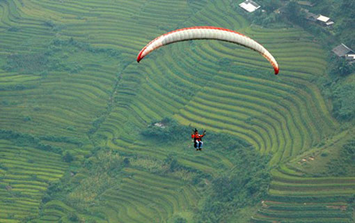 Vietnam: Bientôt le festival de parapente au col Khau Pha à Yên Bai Vietnam: Bientôt le festival de parapente au col Khau Pha à Yên Bai