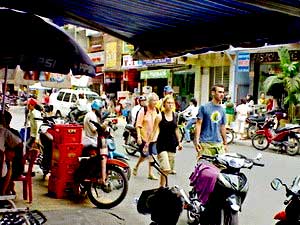 Hô Chi Minh-Ville : la rue Pham Ngu Lao, paradis des routards Hô Chi Minh-Ville : la rue Pham Ngu Lao, paradis des routards