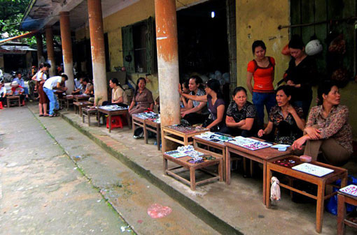 Le marché des pierres naturelles de Luc Yên Le marché des pierres naturelles de Luc Yên