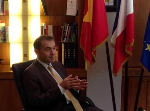 Jean-Noël Poirier, ambassadeur de France au Vietnam : « Je pourrais terminer mes jours au Vietnam ou à Paris de la même façon » Jean-Noël Poirier, ambassadeur de France au Vietnam : « Je pourrais terminer mes jours au Vietnam ou à Paris de la même façon »
