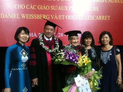 Deux professeurs français honorés du titre de docteur honoris causa Deux professeurs français honorés du titre de docteur honoris causa