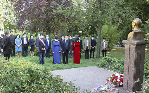 Célébration de la fête nationale du Vietnam (2 septembre) en France Célébration de la fête nationale du Vietnam (2 septembre) en France