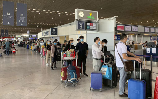 Un vol spécial de rapatriement des ressortissants vietnamiens bloqués en France et en Europe en raison de COVID-19 Un vol spécial de rapatriement des ressortissants vietnamiens bloqués en France et en Europe en raison de COVID-19