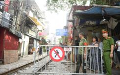 La rue du train à Hanoi, célèbre attraction touristique, fermée pour des raisons de sécurité