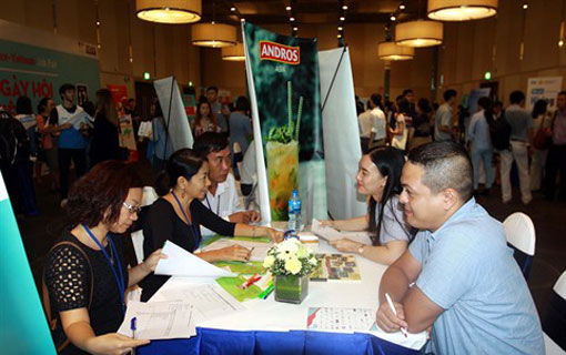 Quelque 300 personnes trouvent des emplois au Salon de l’emploi Vietnam - France Quelque 300 personnes trouvent des emplois au Salon de l’emploi Vietnam - France