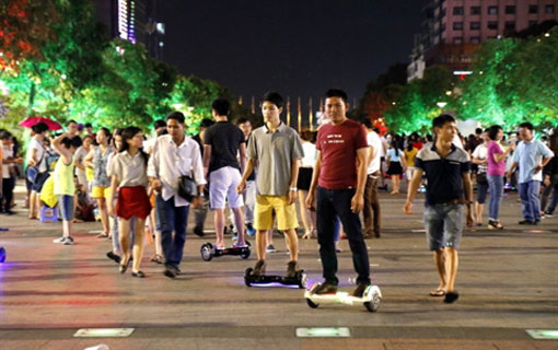 Faire du Segway, une nouvelle tendance à Hô Chi Minh-Ville