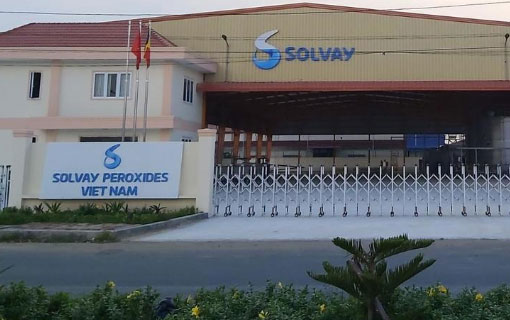 Le groupe belge Solvay produit du peroxyde d’hydrogène au Vietnam