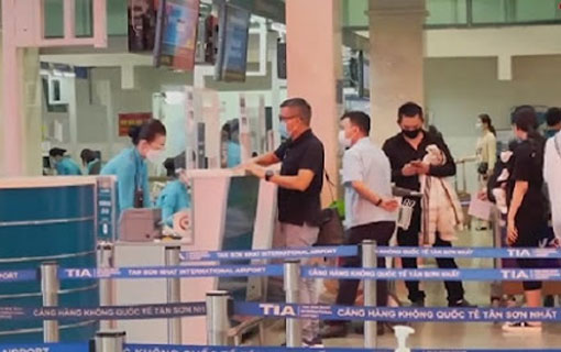 Le Vietnam pourrait instaurer à titre expérimental un passeport vaccinal à une petite échelle Le Vietnam pourrait instaurer à titre expérimental un passeport vaccinal à une petite échelle