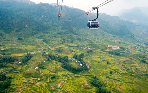 Au Vietnam, le boom du tourisme menace les "Alpes du Tonkin" Au Vietnam, le boom du tourisme menace les "Alpes du Tonkin"