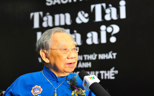 Le Professeur Trân Van Khê, grand spécialiste de la musique traditionnelle du Vietnam et de l'Asie, est décédé à l'âge de 94 ans