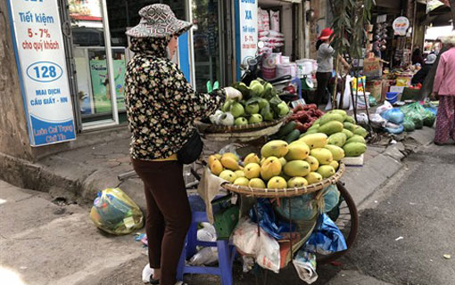 Les travailleuses rurales qui tentent de gagner leur vie dans les grandes villes