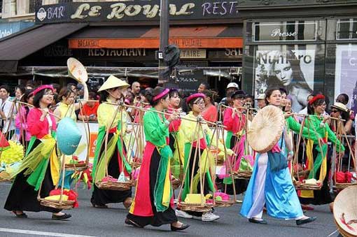 Le Vietnam au Carnaval tropical de Paris 2013 Le Vietnam au Carnaval tropical de Paris 2013